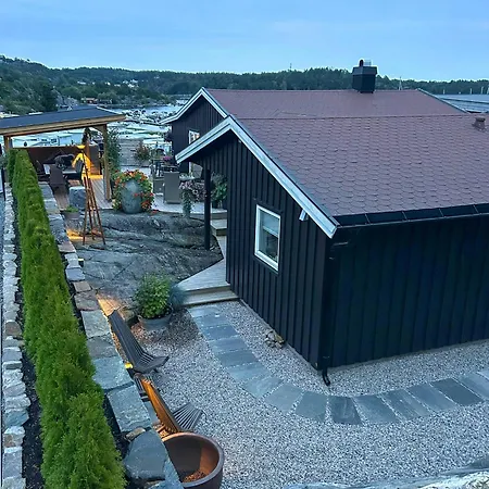Feriehus House With Sea Views At Brevikstrand