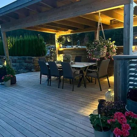 House With Sea Views At Brevikstrand Feriehus